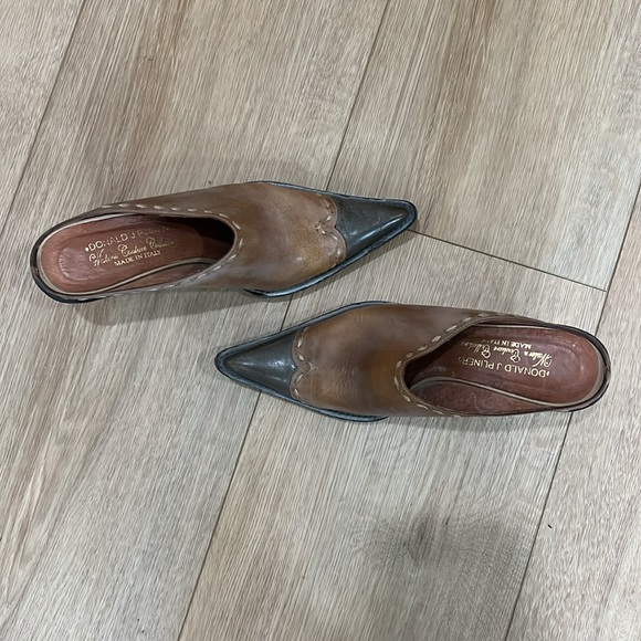 Donald Pliner Cowgirl Western Style Mules / Clogs with Rubber Soles - Picture 9 of 16